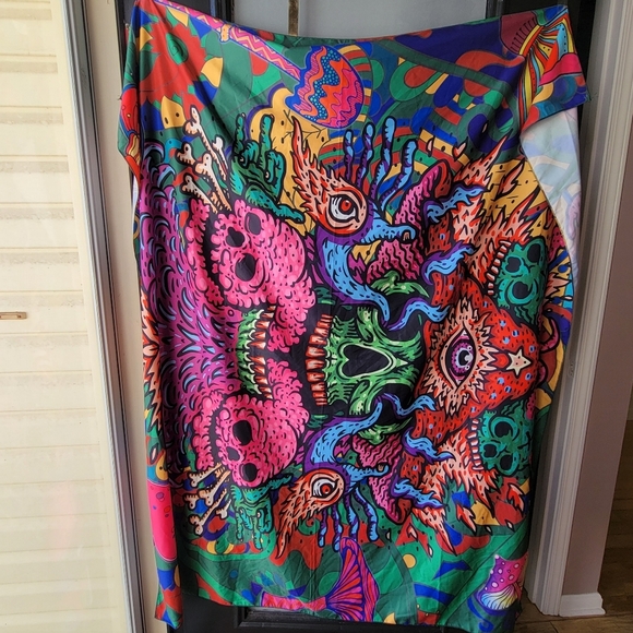 Tapestry Skull Mushrroms Hippie Colors 100% Polyester 8" W x 52" H - Picture 1 of 6